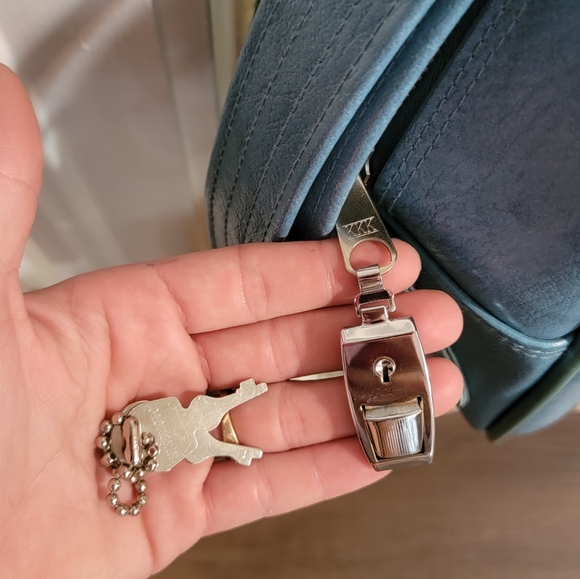 Vintage American Tourister Blue messenger bag - Picture 8 of 13